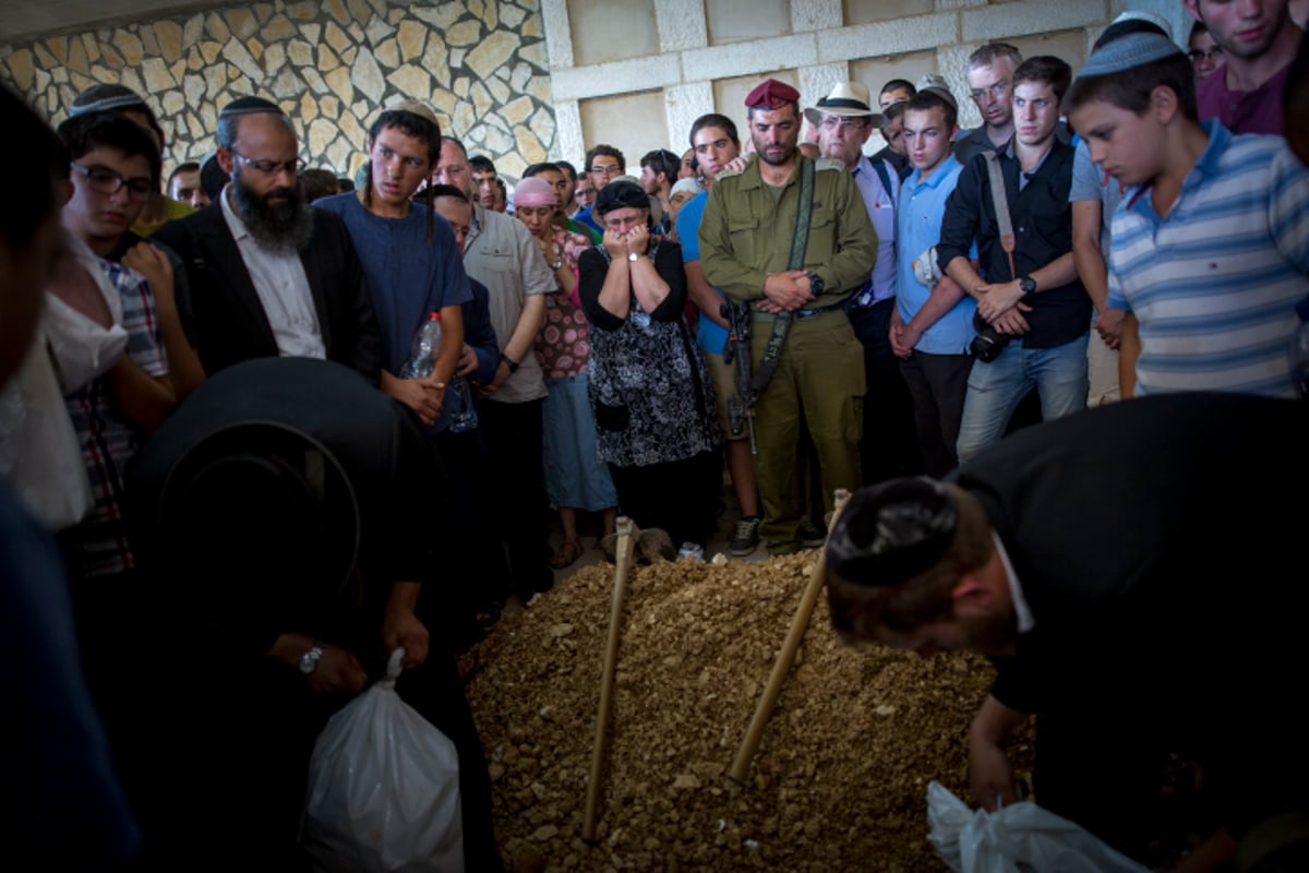 גלריה דומעת: קבורת הרב מיכאל מרק הי"ד