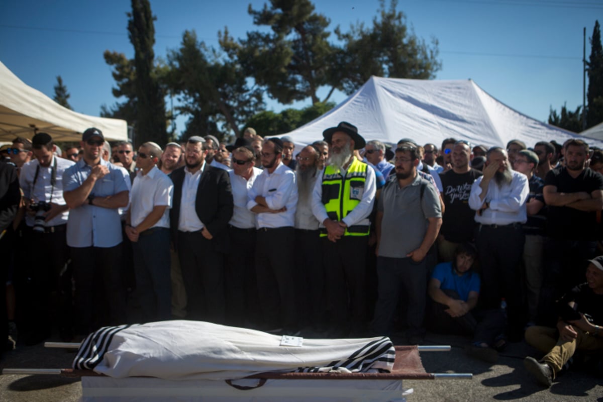 גלריה דומעת: קבורת הרב מיכאל מרק הי"ד