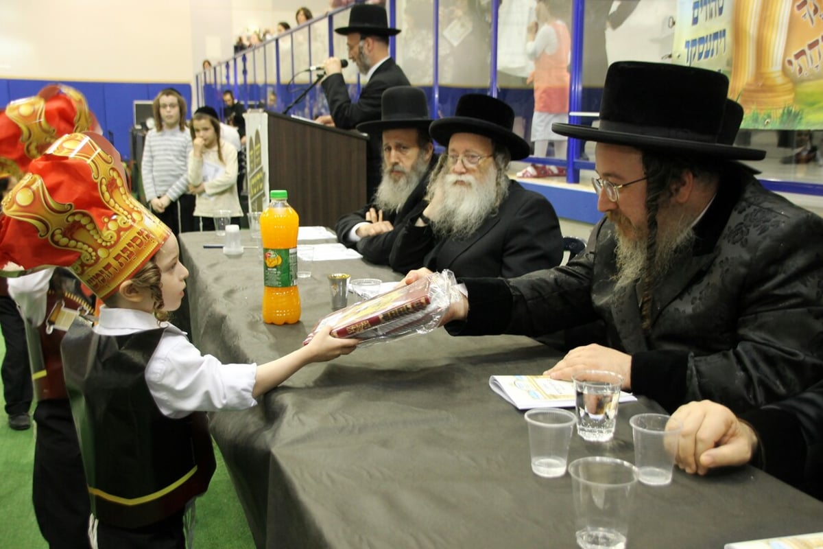 קורת רוח: ילדי 'מתיבתא' חגגו "חומש סעודה"