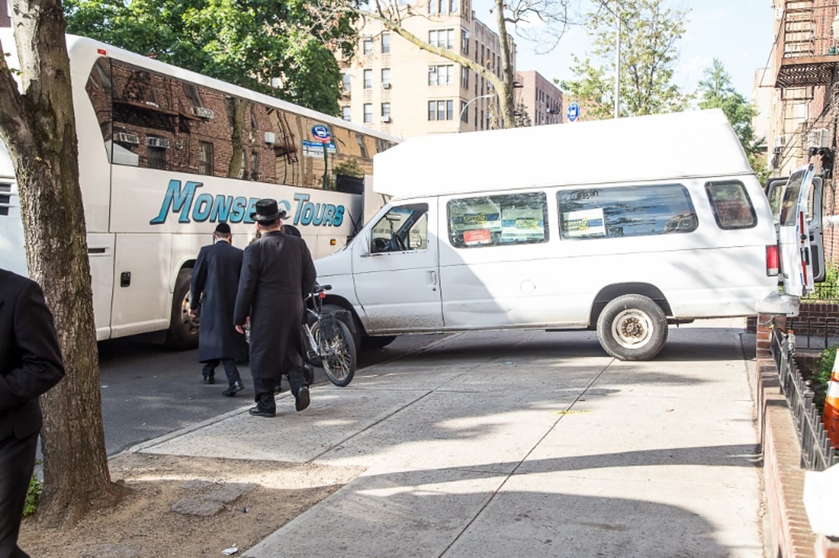 צפו: תושבי ברוקלין יוצאים לחופשת הקיץ