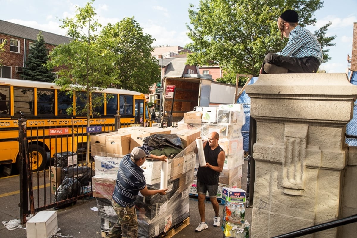 צפו: תושבי ברוקלין יוצאים לחופשת הקיץ