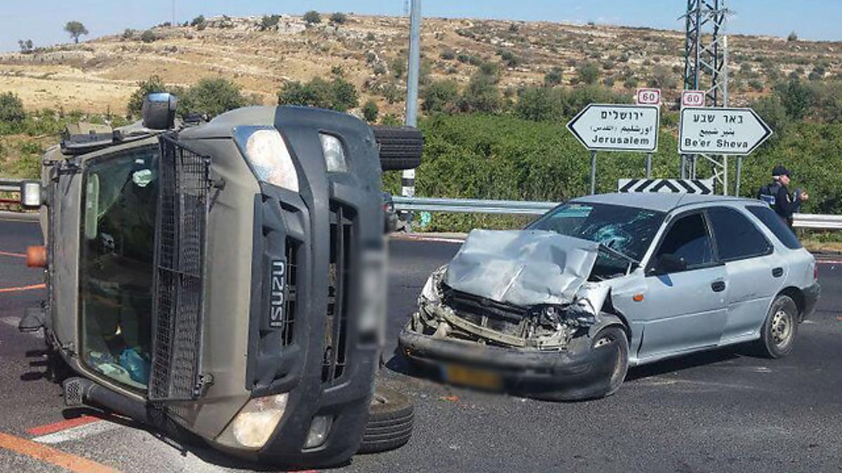 פיגוע דריסה: שני חיילים פצועים קל, המחבל נפצע קשה