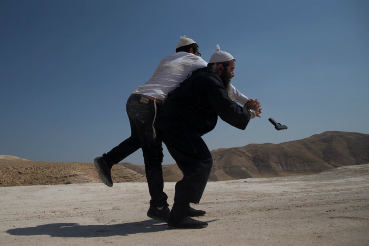 הנינג'ה החרדי מדגים כיצד להכניע תוך שניות תוקף חמוש