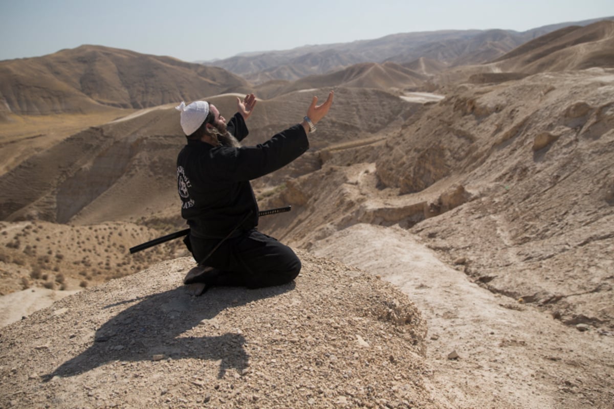 הנינג'ה החרדי מדגים כיצד להכניע תוך שניות תוקף חמוש