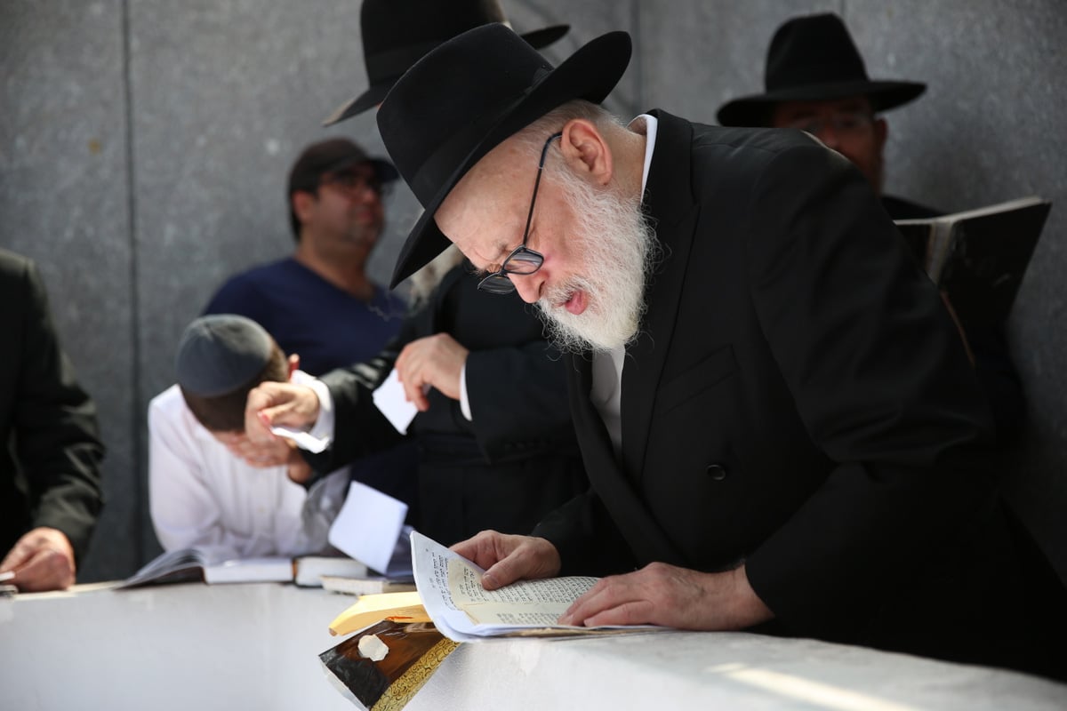 ג' תמוז בחב"ד: תיעוד ענק מההילולא