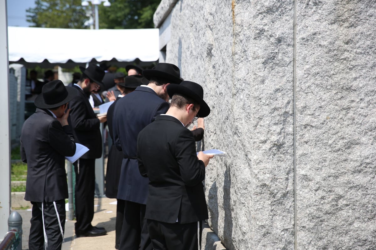 ג' תמוז בחב"ד: תיעוד ענק מההילולא