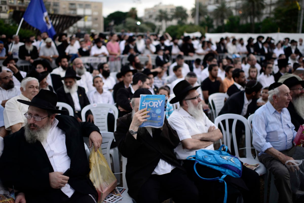 חב"דניקים וכאלו שלא חגגו בכיכר רבין • צפו