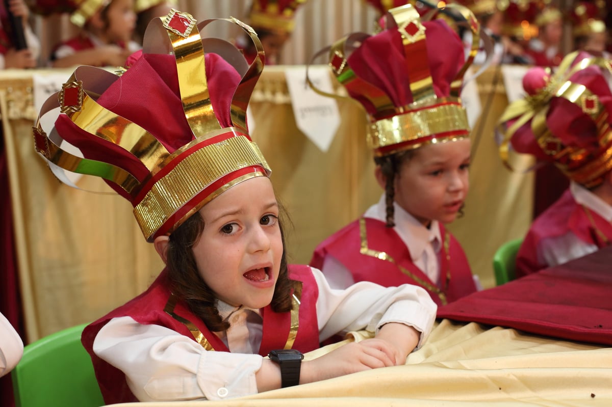 מסיבת החומש לילדי ת"ת 'כלל חסידי' בפתח תקווה