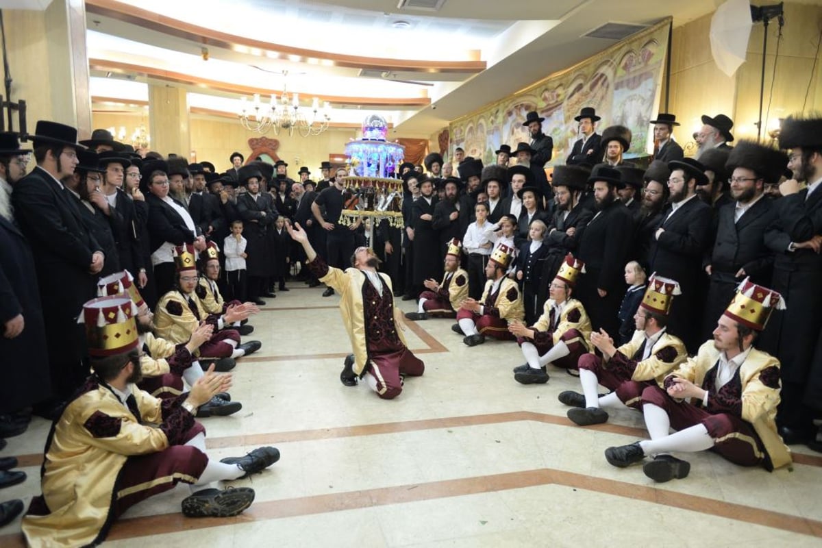 נכדו היתום של האדמו"ר מקאמרנא התחתן • צפו בתיעוד