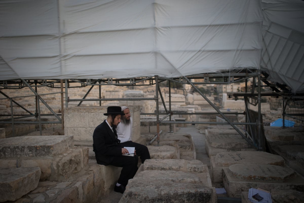 תיעוד: העלייה לציון בעל ה"אור החיים" זיע"א