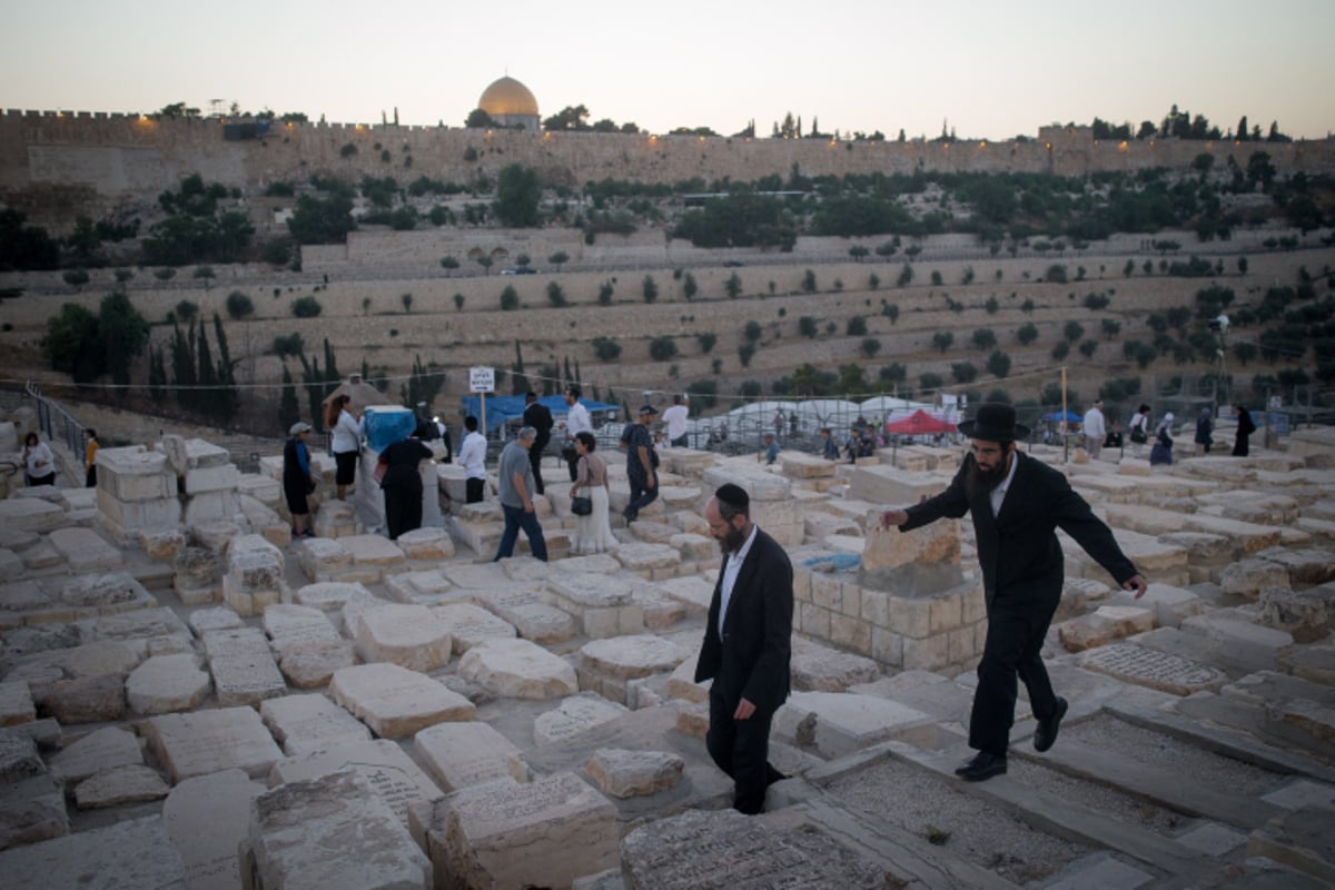 תיעוד: העלייה לציון בעל ה"אור החיים" זיע"א