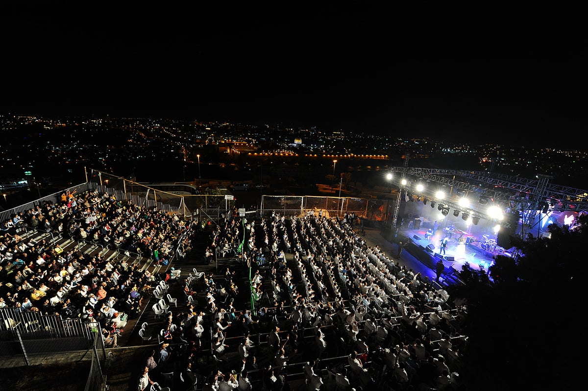 גדולי הזמר המזרחי הופיעו בהר הזיתים | צפו