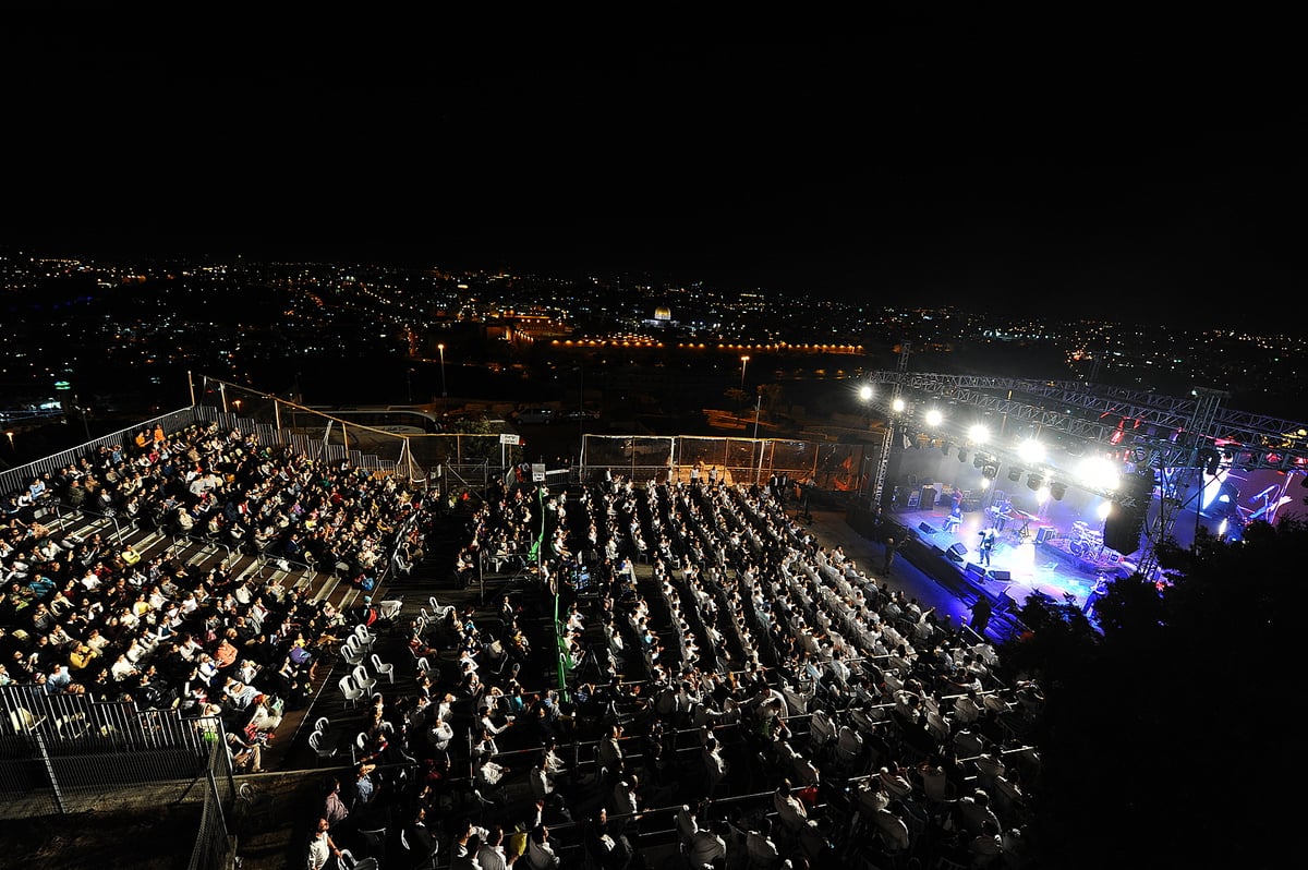 גדולי הזמר המזרחי הופיעו בהר הזיתים | צפו