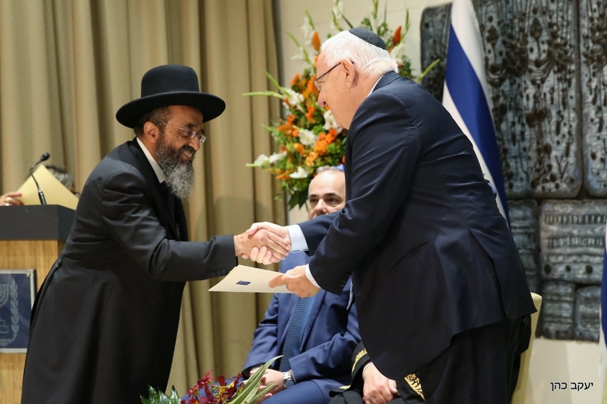 הראשל"צ בהשבעת הדיינים לחברי הוועדה: "תקשיבו לרבנים"