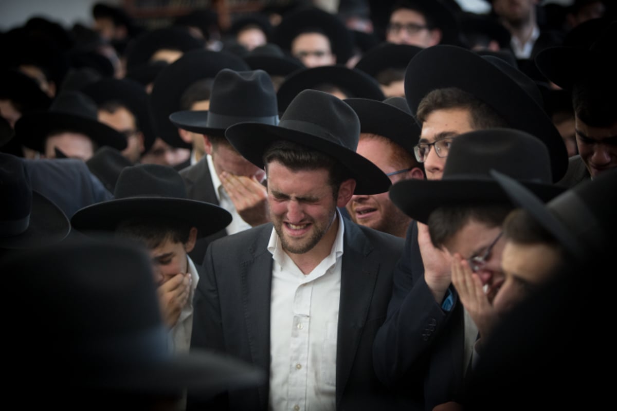 אחר מיטתו: צפו בהלוויתו של הגרמ"מ חדש