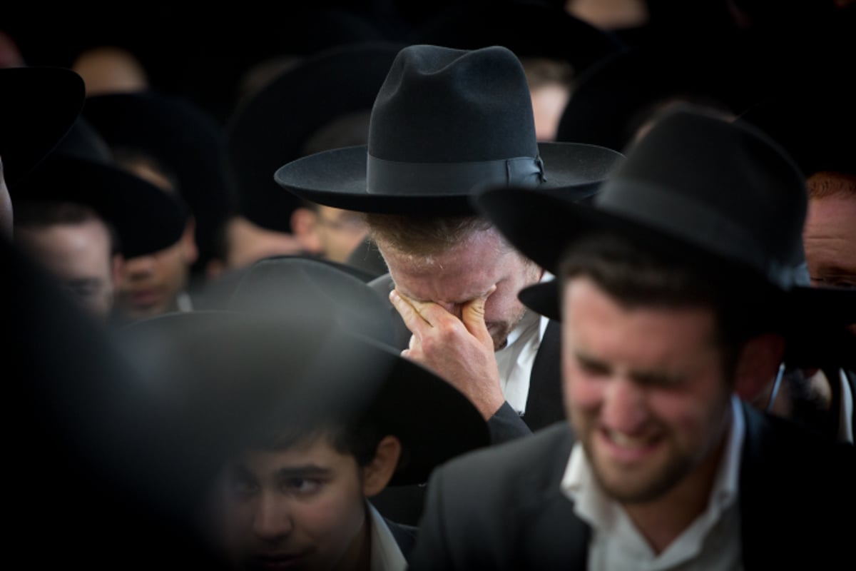 אחר מיטתו: צפו בהלוויתו של הגרמ"מ חדש