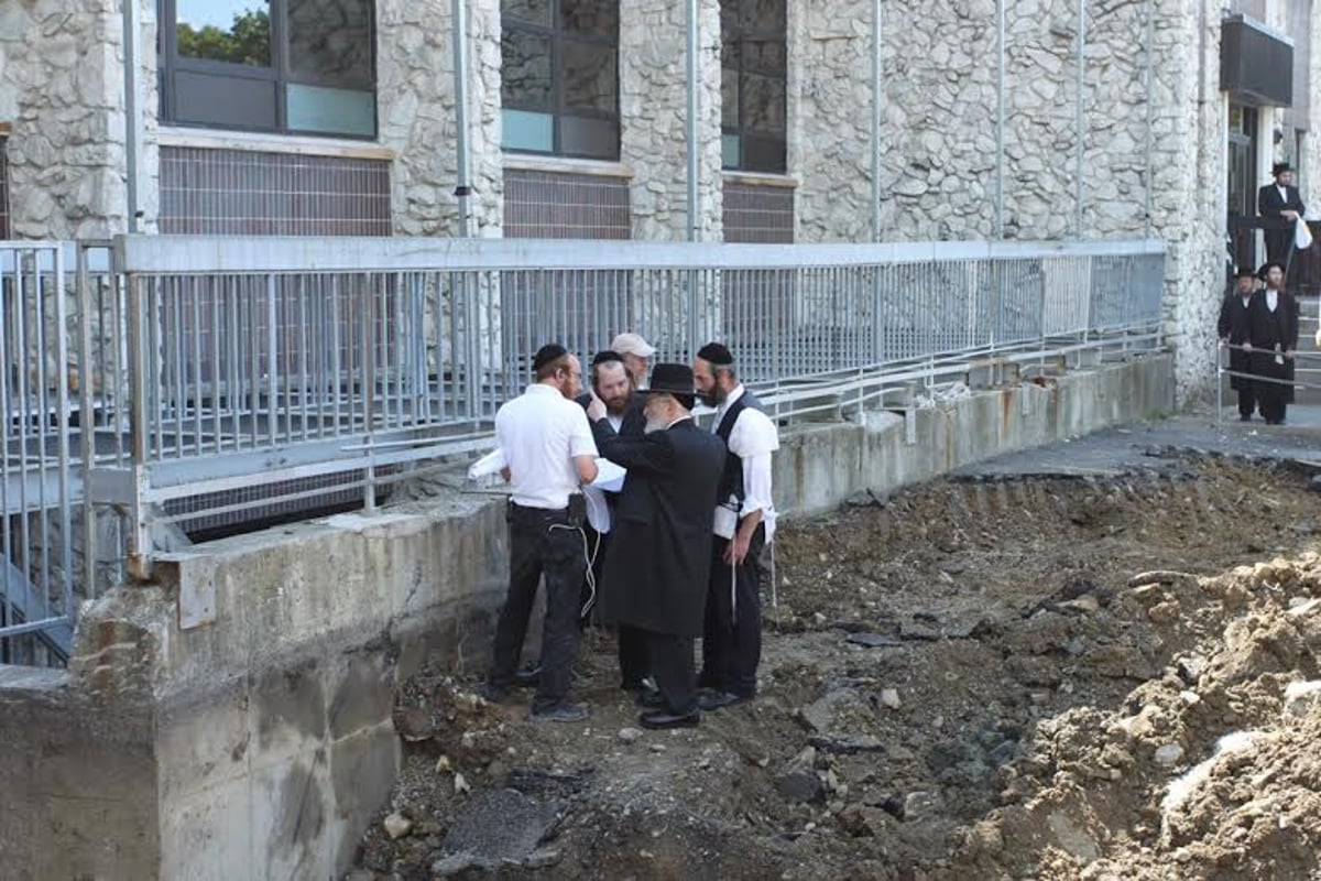 צוואת הנגיד שטבע: סאטמר מרחיבה את בית המדרש