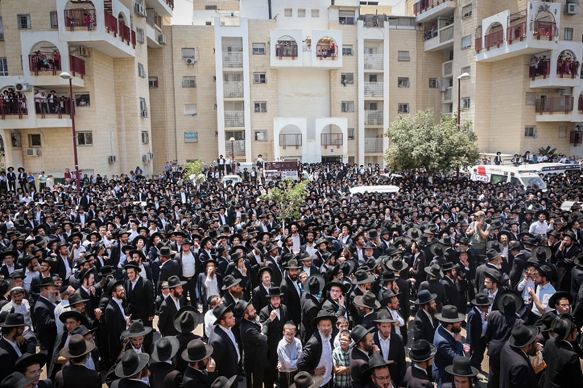 אלפים ליוו את ראש הישיבה בדרכו האחרונה