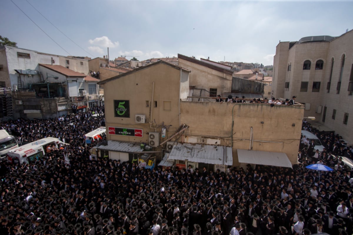 אלפים ליוו את ראש הישיבה בדרכו האחרונה