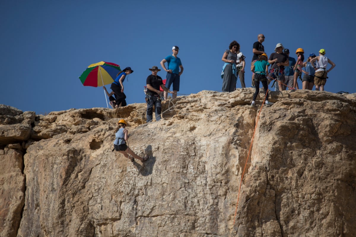 מדבר יהודה דרך עדשת המצלמה • צפו