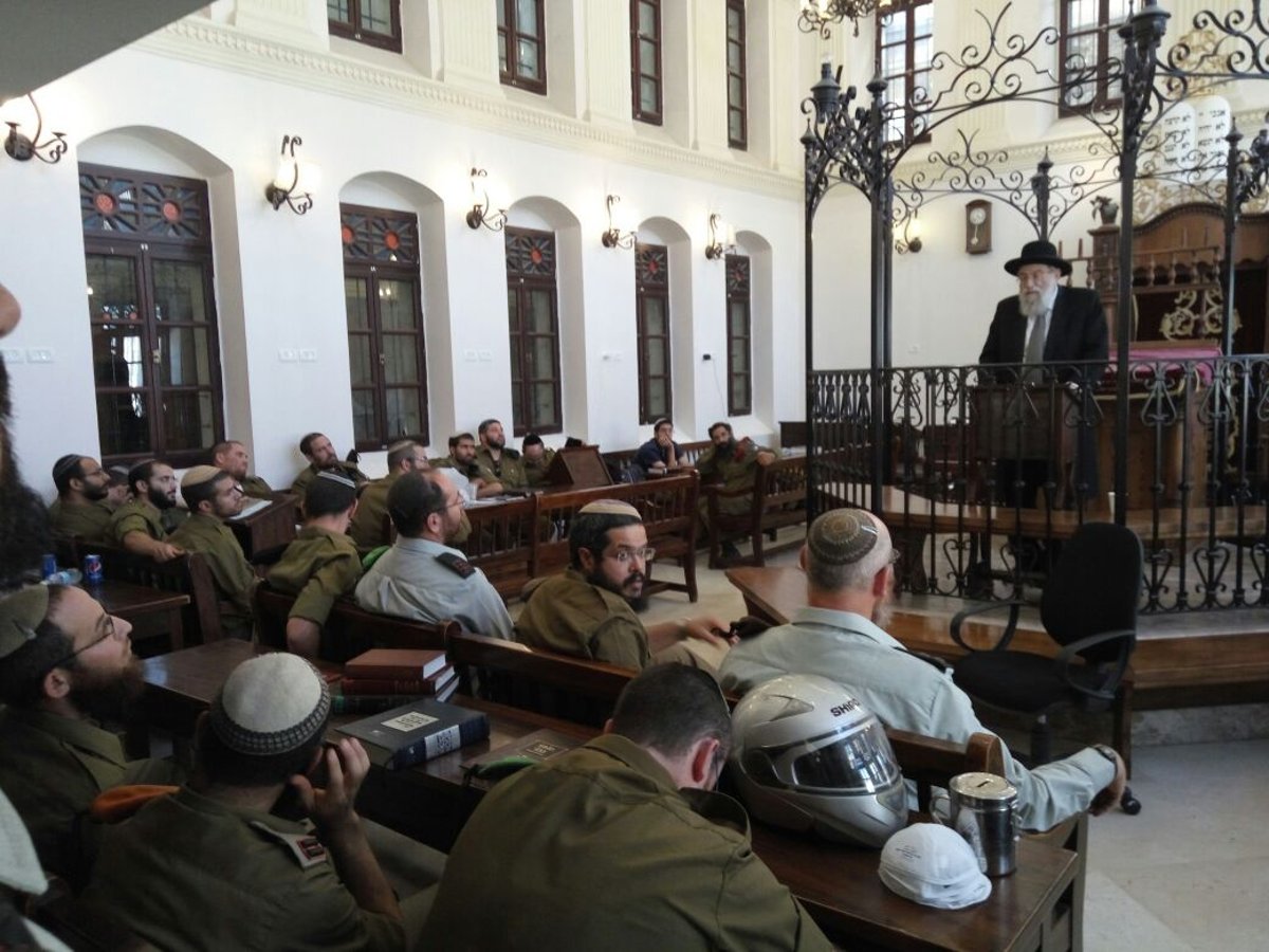 הרב שטרן לרבנים הצבאיים: "לא בחיל ולא בכוח"