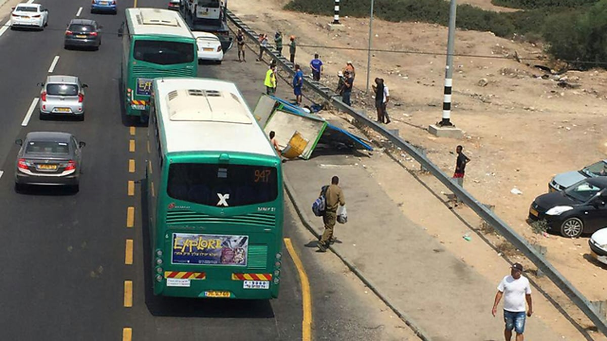 רכב דרס נוסעים בתחנה: הרוגה ופצוע בינוני