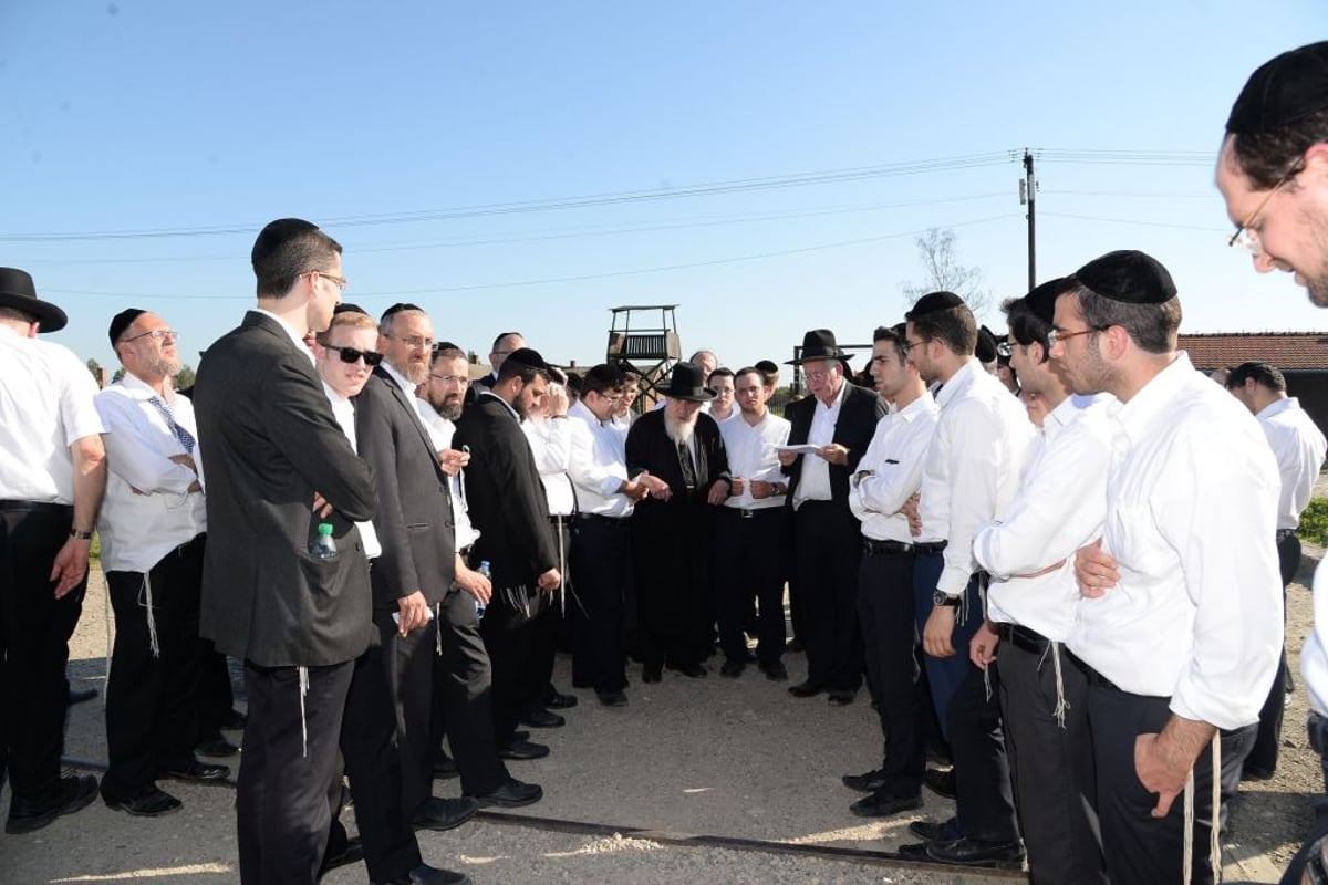 מול תאי הגזים: הגרב"מ אזרחי בקבלת עול מלכות שמים