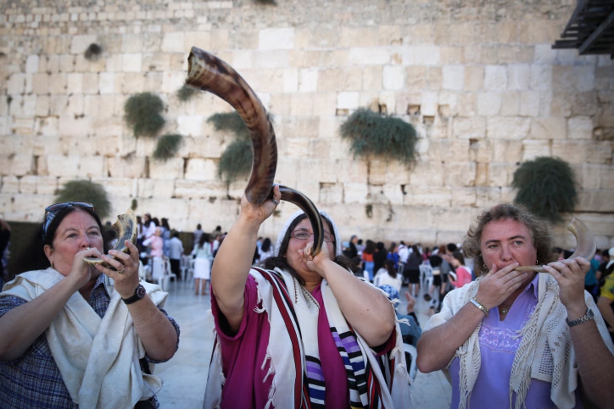 הפרובוקציה נכשלה: "נשות הכותל" לא הצליחו להבריח ספר תורה