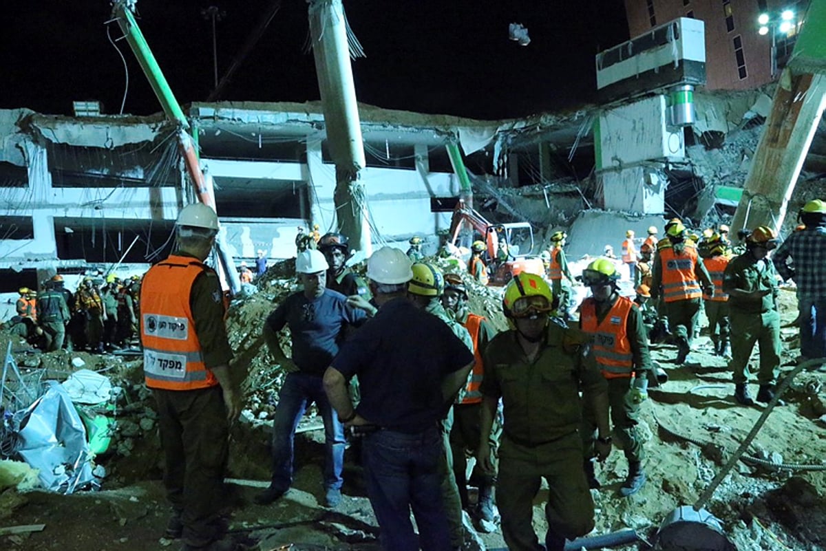 מירוץ כנגד הזמן: אבד הקשר עם הלכודים בהריסות החניון