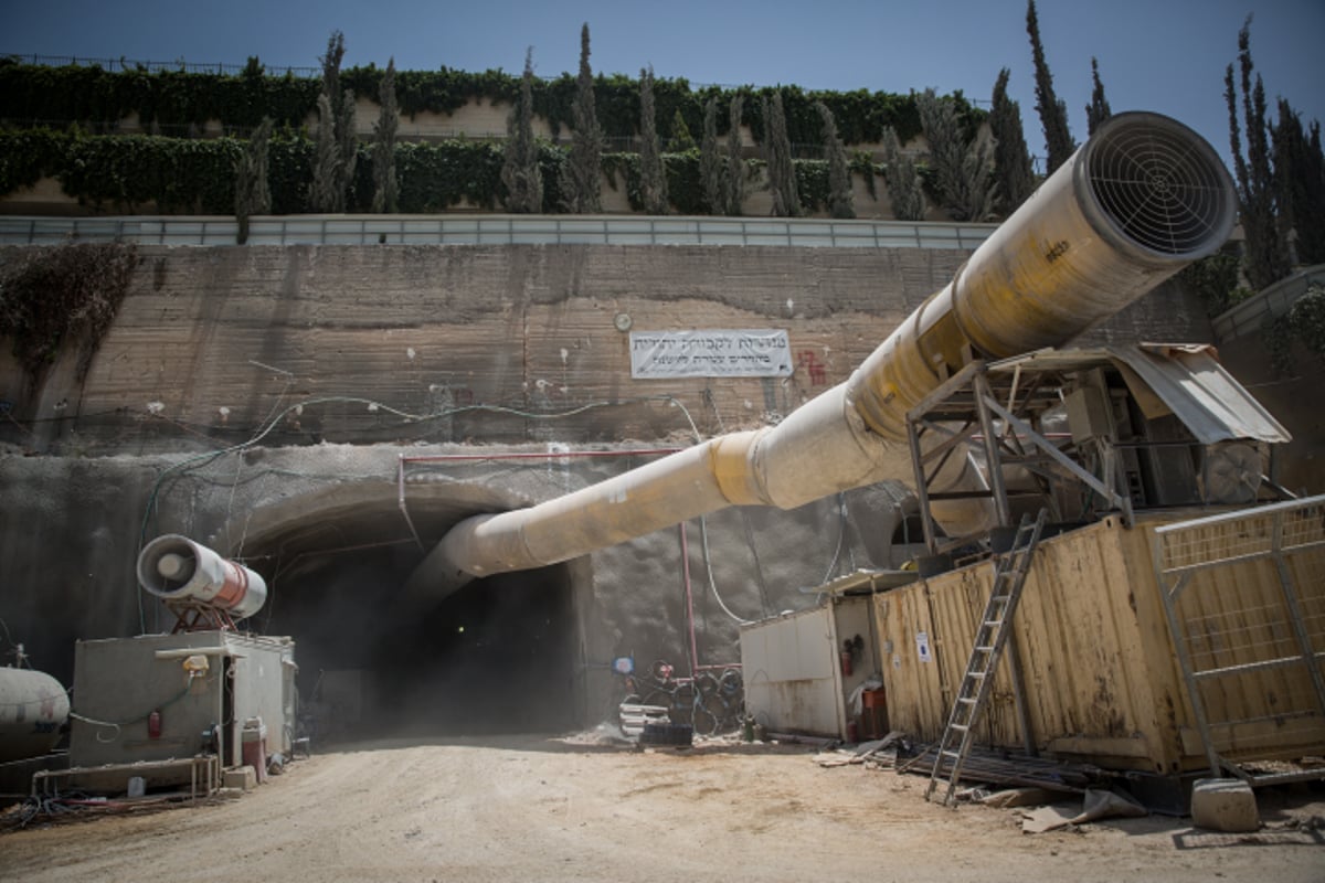 הר המנוחות תחתית: מנהרות קבורה לעשרות אלפים