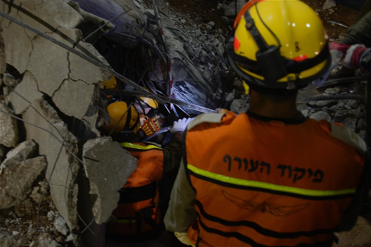 מאמצי החילוץ: גופה שלישית אותרה, ארבעה עדיין נעדרים