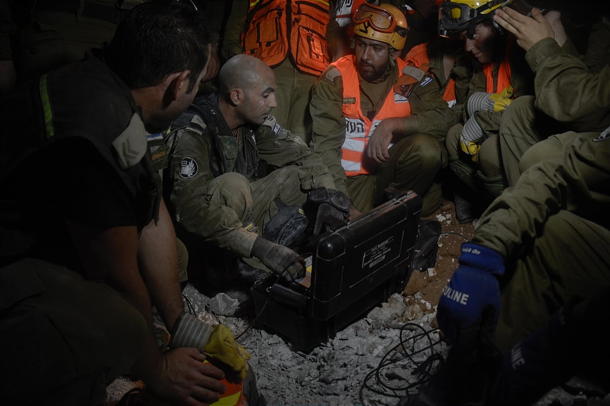 מאמצי החילוץ: גופה שלישית אותרה, ארבעה עדיין נעדרים