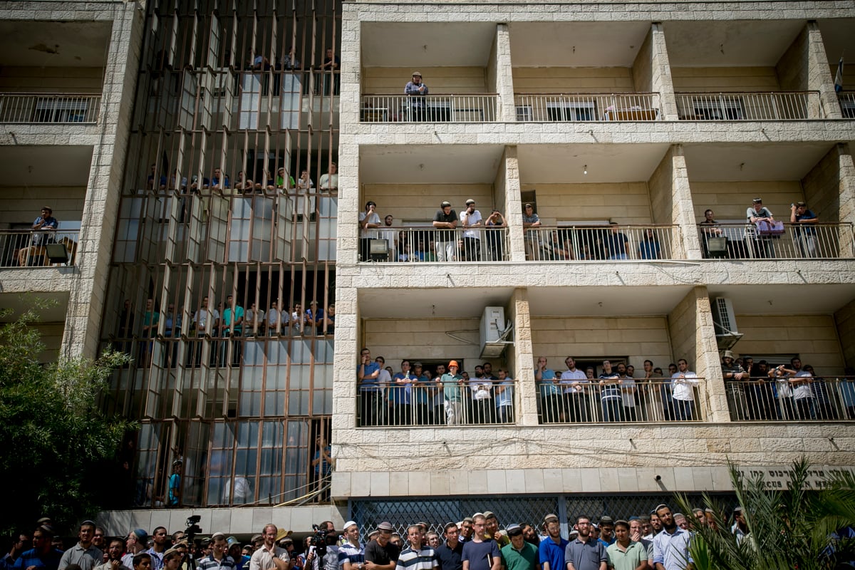 מסע הלווית הרב שאר ישוב הכהן זצ"ל | צפו