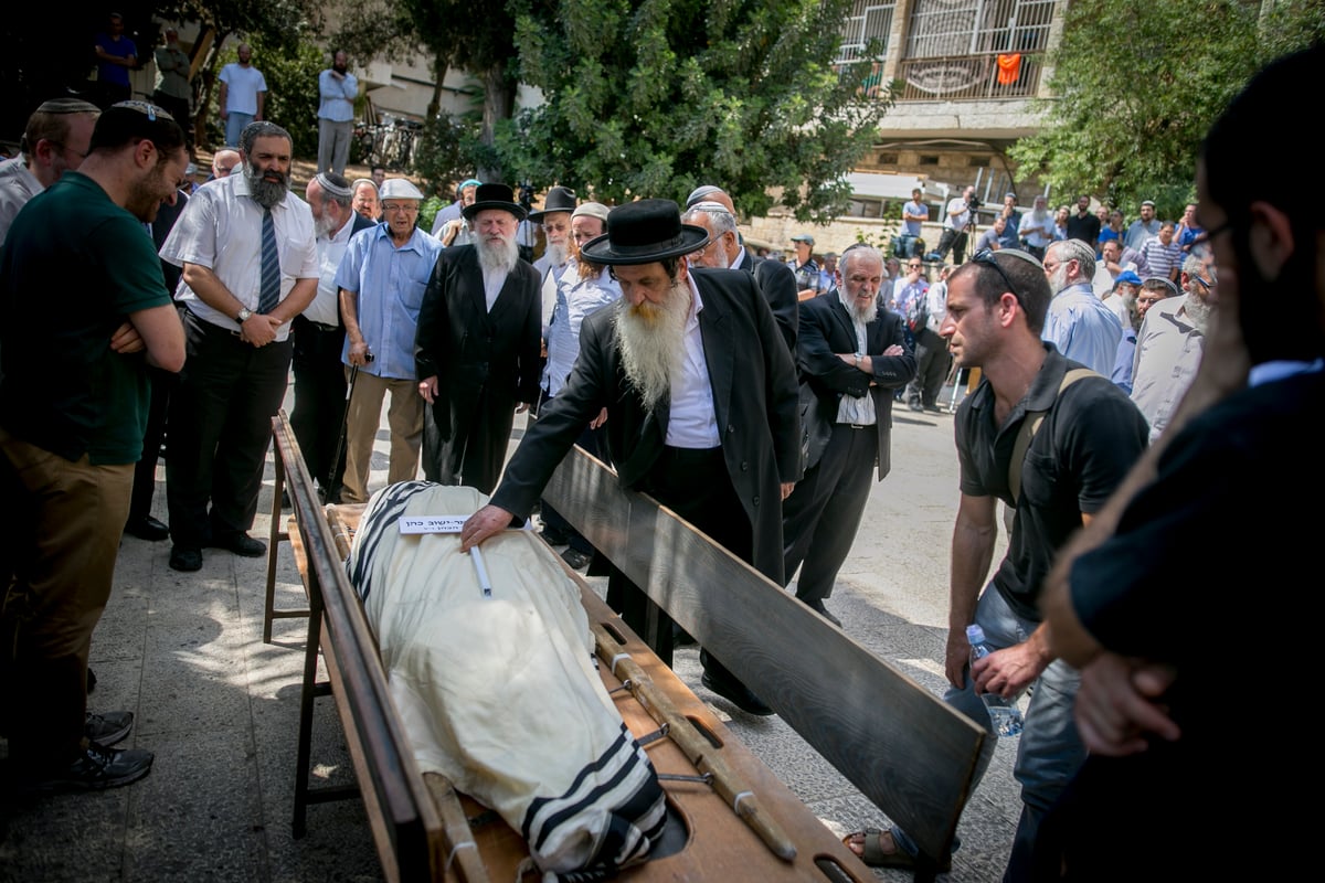 מסע הלווית הרב שאר ישוב הכהן זצ"ל | צפו