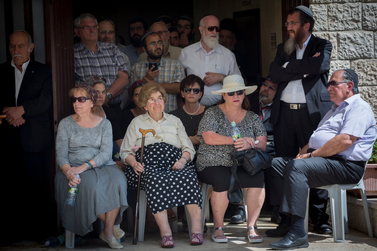 מסע הלווית הרב שאר ישוב הכהן זצ"ל | צפו