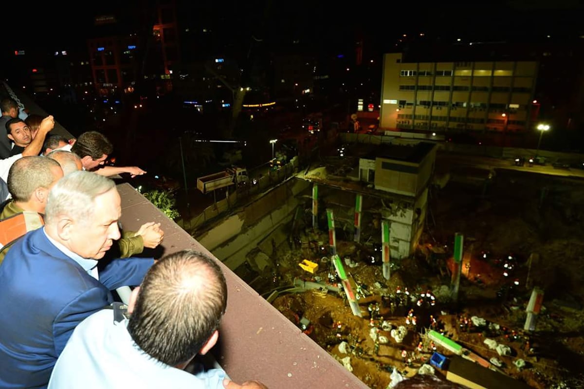 נתניהו ביקר בהריסות: "מתפלל שנצליח להגיע אל הלכודים בזמן"