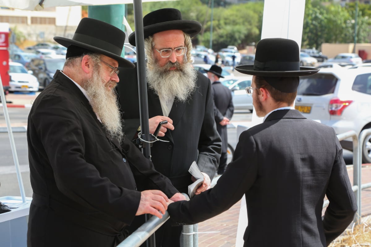 גלריה: פעילות נגד גיוס חרדים בכניסה לבקו"ם