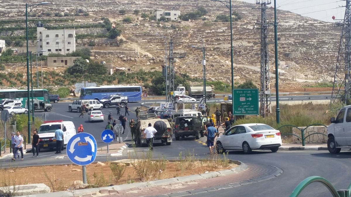 ניסיון דקירה בשער שכם וניסיון דריסה בקריית ארבע