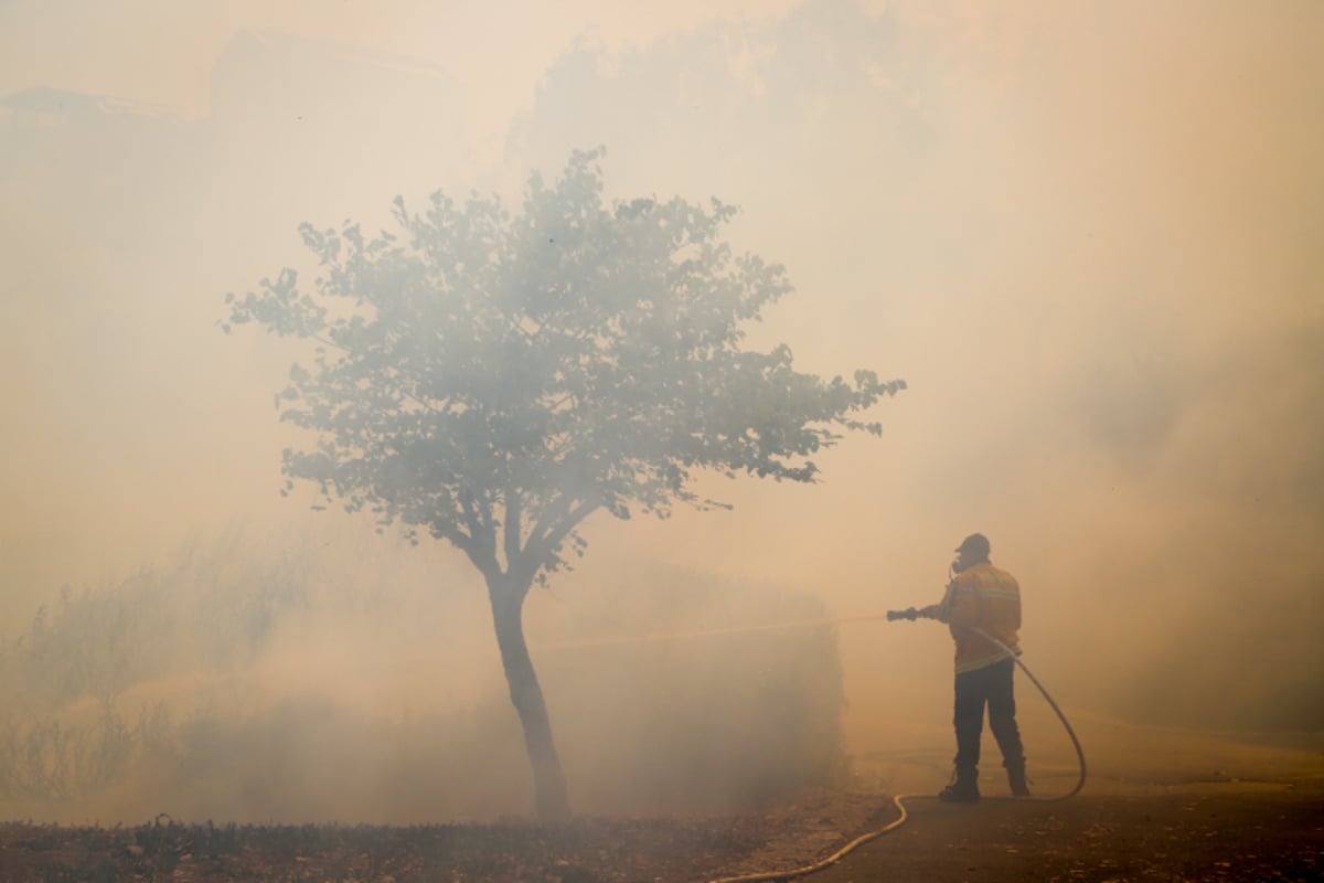 תיעוד: שריפה ליד הבתים ברמת בית שמש