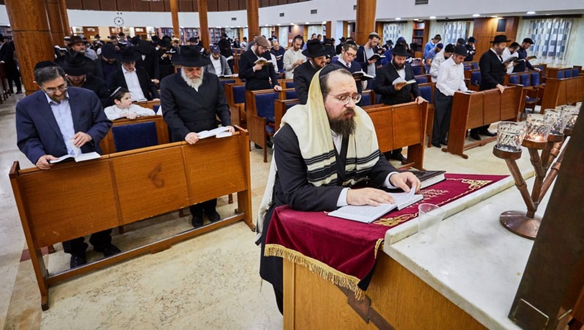 "סליחות נאכט אין מוסקבה": הצלם לוי נאזרוב מגיש גלריה מעוררת