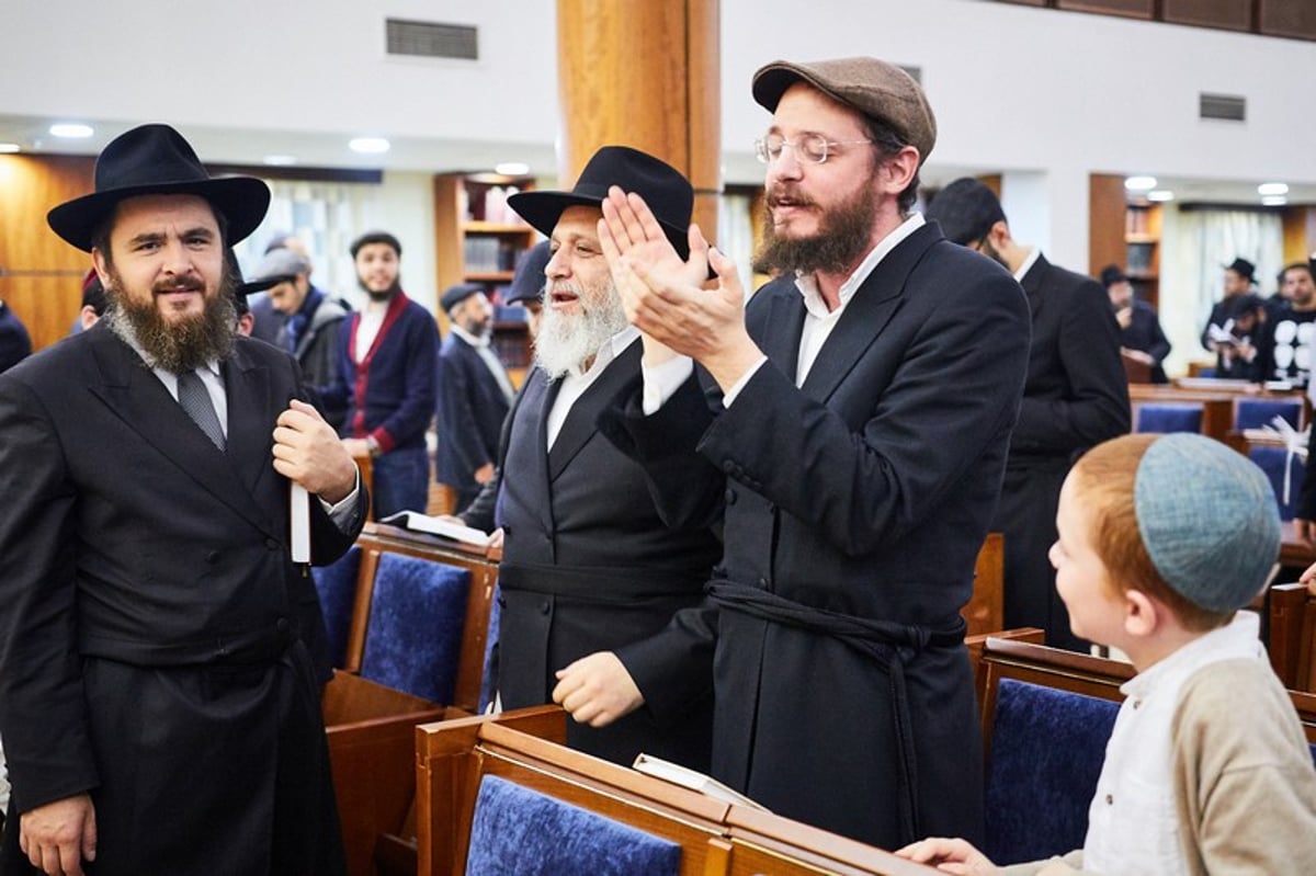 "סליחות נאכט אין מוסקבה": הצלם לוי נאזרוב מגיש גלריה מעוררת