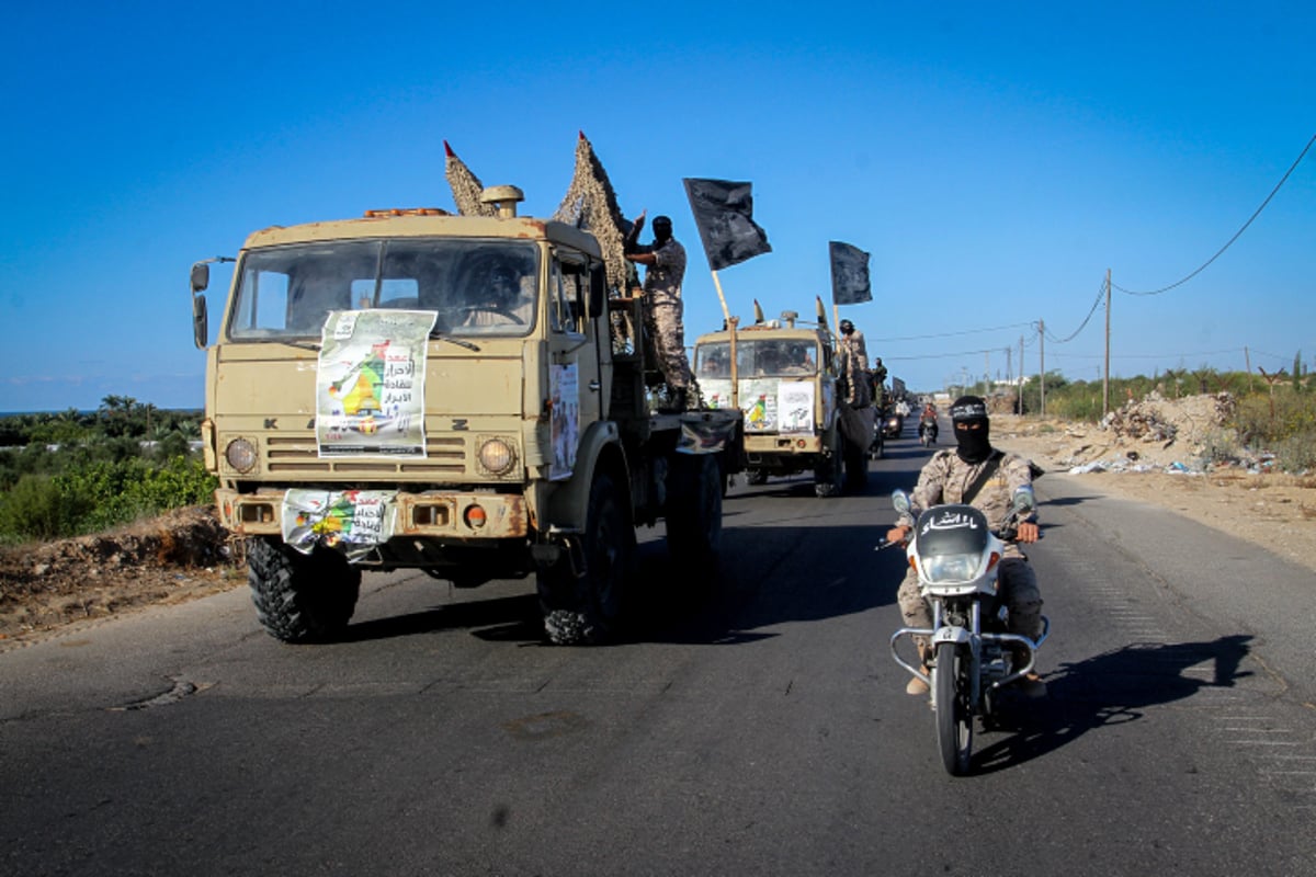 חמושים במצעד צבאי ברפיח ֻ| תיעוד