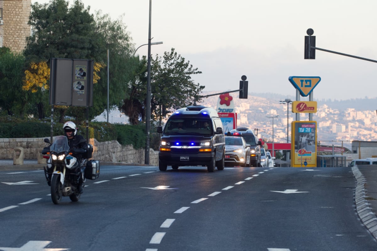 נפרדים: ארונו של שמעון פרס ז"ל הוצב ברחבת הכנסת