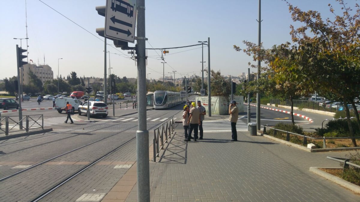 שוטר יס"מ ואישה כבת 60 - נרצחו; המחבל נורה ונוטרל