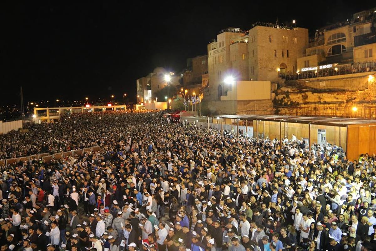 צפו: רבבות שואגים "אדון הסליחות" וי"ג מידות בכותל המערבי