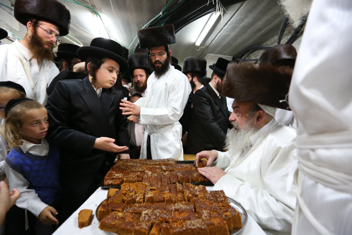 ערב יום כיפור בלעלוב: מלקות וטיש | צפו