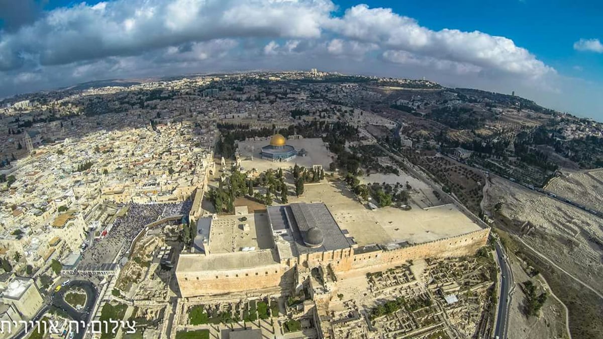 תיעוד מהאוויר: רבבות בברכת כהנים בכותל