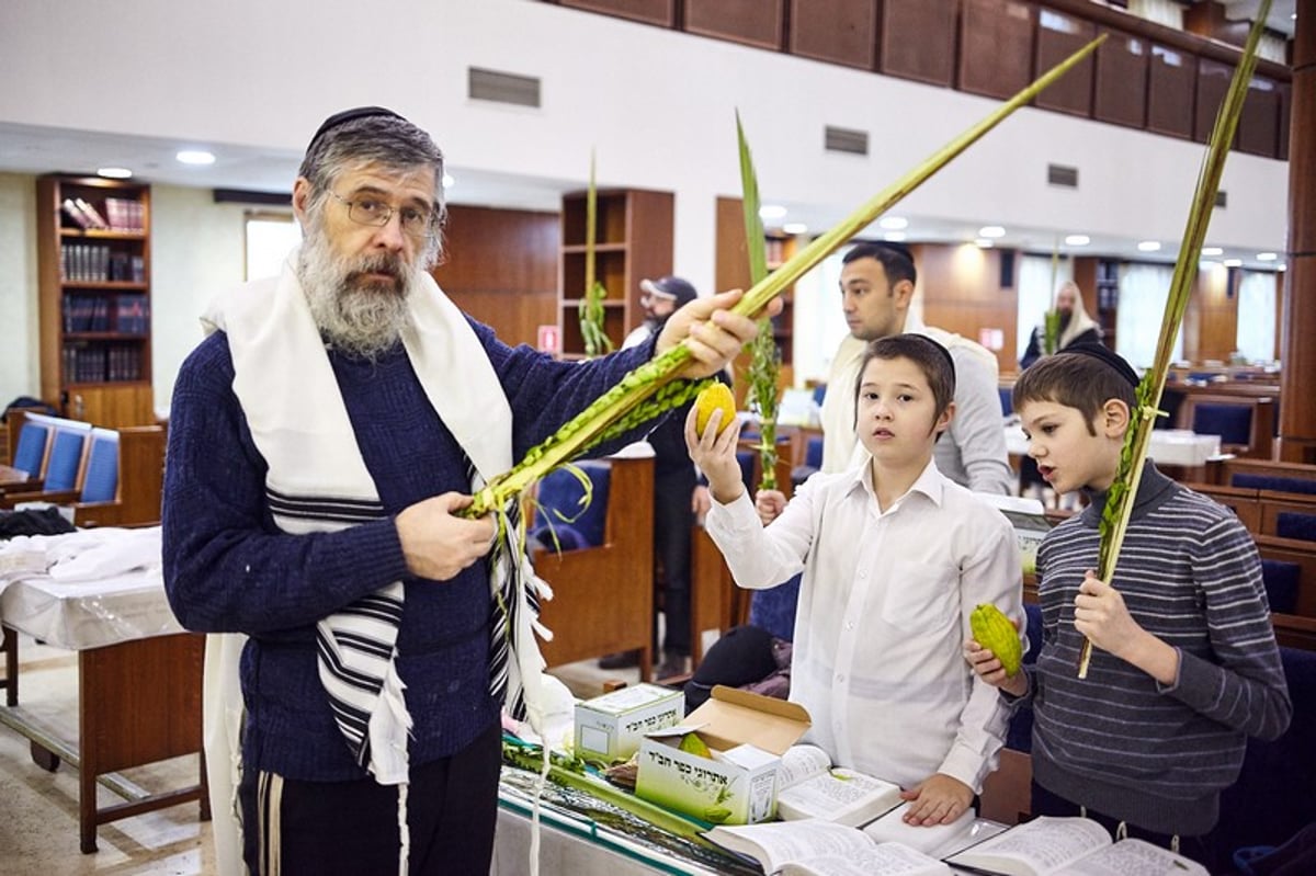 גלריה: הושענא רבה בבית הכנסת המרכזי במוסקבה