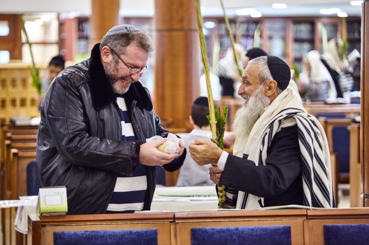 גלריה: הושענא רבה בבית הכנסת המרכזי במוסקבה