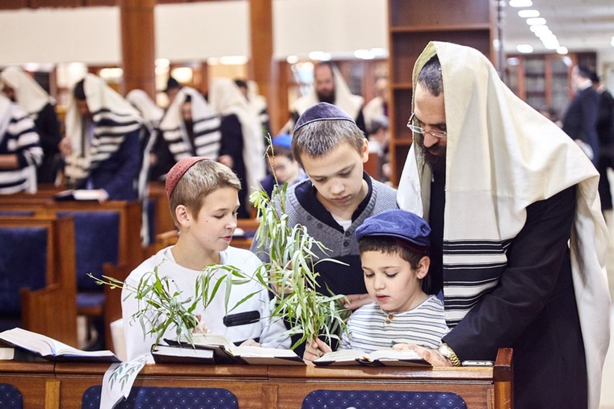 גלריה: הושענא רבה בבית הכנסת המרכזי במוסקבה